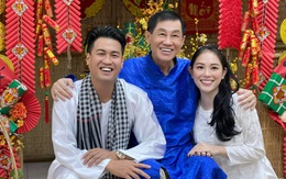 "Vua hàng hiệu" Johnathan Hạnh Nguyễn chụp ảnh Tết cùng con dâu tương lai ở biệt phủ, làm 1 hành động đặc biệt khiến CDM càng tin "siêu đám cưới" đã đến rất gần