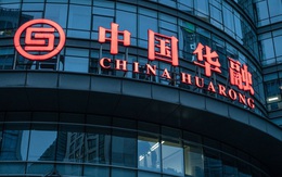 Trở lại sau 9 tháng bị đình chỉ giao dịch, cổ phiếu công ty mua bán nợ của Trung Quốc bị xả mạnh, mất nửa giá trị