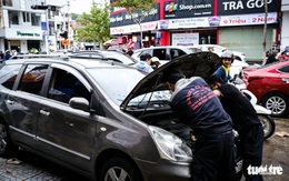 Sau lũ ô tô ngập nước đầy đường, bảo hiểm trả chi phí sửa chữa ra sao?