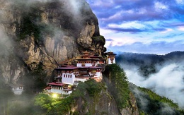 Trải nghiệm mạo hiểm với tu viện cổ nằm cheo leo trên vách đá cao 900m tại đất nước hạnh phúc nhất thế giới