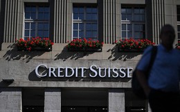 Giới đầu tư hoảng sợ vì lời đồn Credit Suisse phá sản, các chuyên gia nói gì?