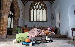 Trải nghiệm "qua đêm" trong nhà thờ bỏ hoang ở Anh, giá hơn 1 triệu đồng