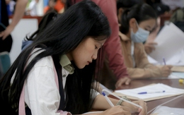 Hội đồng Anh, IDP hoãn kỳ thi IELTS tại Việt Nam: Học sinh, chuyên gia phản ứng ra sao?