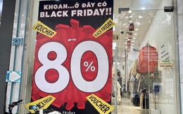 Black Friday: Thời trang giảm giá 'sập sàn' tới 80%, khách vẫn thờ ơ