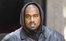 Kanye West bán các thiết kế của Balenciaga, adidas và GAP với giá "bèo bọt"
