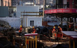 Trung Quốc: COVID-19 tiếp tục căng, kinh tế gặp khó