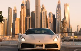 Siêu xe Ferrari là mơ ước của nhiều người nhưng lại bị vứt bỏ đầy rẫy ở thành phố Vàng, muốn mua chỉ cần đáp ứng 1 điều kiện