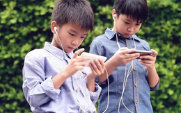 Trẻ em trong gia đình có thu nhập cao và thấp, ai lạm dụng thiết bị điện tử nhiều hơn?