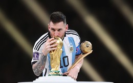 Sự thật thú vị về Cúp vàng World Cup: chiếc cúp Messi nhận được chỉ là bản sao và FIFA sắp thay cúp mới vì... không còn đủ chỗ khắc tên cho nhà vô địch