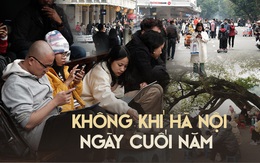 Hà Nội: Người người rủ nhau lên phố tận hưởng không khí ngày cuối năm, cà phê vỉa hè cũng kín khách ngồi