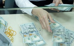 Giá USD “chợ đen” tiếp tục lao dốc