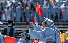 Sinh viên Trung Quốc "mua suất" vào các trường đại học ưu tú Mỹ: Đầy rủi ro!