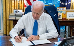 Tổng thống Biden ban bố lệnh trừng phạt, EU thề sẽ có các biện pháp bổ sung sau động thái của Nga với miền đông Ukraine