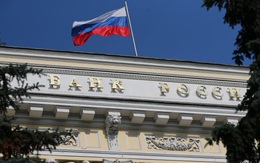 Nga tăng lãi suất từ 9,5% lên 20% để cứu đồng rúp