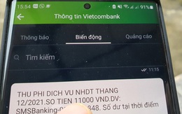 Vì sao ngân hàng miễn phí giao dịch online nhưng tăng phí tin nhắn SMS?