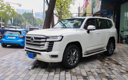 Cận cảnh chiếc Land Cruiser MBS nhập Trung Đông: SUV độ 4 chỗ phong cách thương gia cho khách VIP