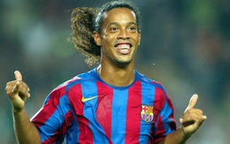 NÓNG: Ronaldinho gia nhập đội bóng Indonesia, thi đấu với bản hợp đồng kỳ lạ