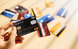 Cảnh giác với lời mời rút tiền mặt từ thẻ tín dụng!