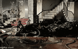 CLIP: Cháy lớn tại nhà 7 tầng cho thuê, 1 người tử vong, nhiều người bị thương