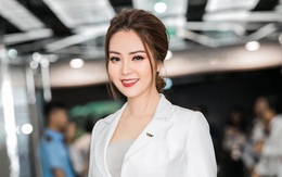 Á hậu thành công nhất lịch sử Hoa hậu Việt Nam: Cho con học trường có mức phí hơn NỬA TỶ, con hỏi 1 câu mà mẹ giật mình