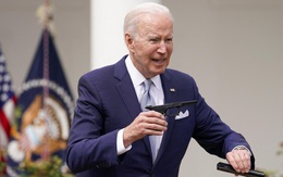 ‘Họa vô đơn chí’, sau đại dịch, lạm phát, ông Biden phải chiến đấu tiếp với nạn "súng ma"