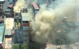 Hà Nội: Cháy ngùn ngụt tại quán bún chả, nhiều thực khách tháo chạy thoát thân