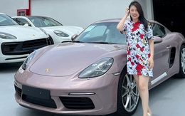 'Hot mom' Hằng 'túi' nhận Porsche 718 Cayman màu hồng đầu tiên tại Việt Nam