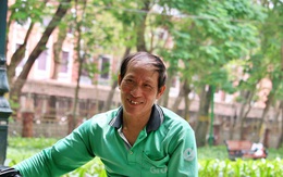 Gặp lại người cha 10 năm sống trong ống cống nuôi 2 con đỗ thủ khoa đại học ở Hà Nội: "Tôi không còn ở cống nữa rồi"
