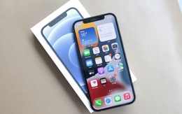 iPhone 12 giá rẻ 13,8 triệu - ngang iPhone 11 chính hãng liệu có đáng mua?