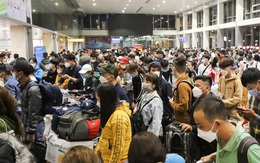 Sân bay Tân Sơn Nhất lên phương án phục vụ 42.000 lượt khách/ngày dịp 30/4 - 1/5, mở thêm làn đón xe công nghệ
