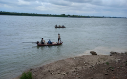 Đã tìm thấy toàn bộ thi thể 3 mẹ con cô giáo mất tích trên sông Thái Bình