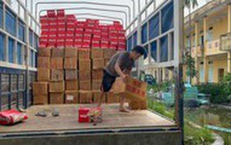 Phát hiện 1.000 thùng bánh bông lan nghi nhập lậu tại 'thủ phủ hàng nhái' La Phù