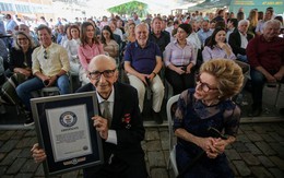 Người đàn ông lập kỷ lục Guinness khi dành 84 năm cuộc đời để gắn bó với chỉ một công ty