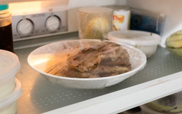 90% gia đình hiện nay bảo quản thịt còn thừa sau bữa ăn kiểu này trong tủ lạnh: Tưởng tốt hóa ra tạo cơ hội sản sinh chất gây ung thư