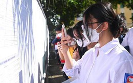 Chùm ảnh: Hơn 106.000 thí sinh làm thủ tục dự thi vào lớp 10 tại Hà Nội