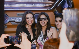 Đương kim Miss Universe 2021 đổ bộ Việt Nam, Kim Duyên và fan ra sân bay chào đón