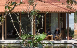 Khám phá ngôi nhà gỗ thơm nức mùi hoa bưởi của cặp vợ chồng người Huế