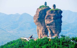 Núi "sinh đôi" độc đáo ở Trung Quốc: Có 2 bảo tháp nghìn năm vững chãi sau địa chấn, sự tồn tại vẫn còn là ẩn số