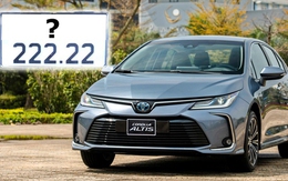 Toyota Corolla Altis 2022 biển số ngũ quý 2 được bán giá 2,2 tỷ đồng, bằng 2 chiếc Camry 'đập hộp'