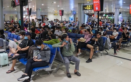 Ga quốc tế Tân Sơn Nhất "hồi sinh" sau đại dịch: Khách du lịch nhộn nhịp ngày đêm