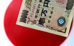 Tại sao Nhật Bản từ chối nâng lãi suất dù đồng Yên mất giá kỷ lục?