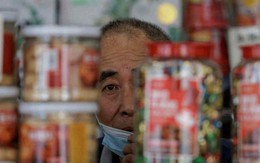 Xu hướng mua sắm kỳ lạ ở Trung Quốc: Người tiêu dùng săn đón các loại thực phẩm và đồ uống sắp hết hạn