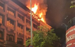 TP HCM: Cháy lớn kèm tiếng nổ trên sân thượng tòa nhà Seaprodex