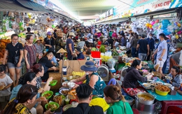 Thiên đường ẩm thực Đà Nẵng ‘nêm chặt người' trong mùa cao điểm du lịch