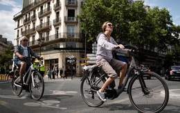 Người Pháp được tặng gần 100 triệu khi đổi xe xăng dầu sang xe đạp điện