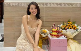 Hoa hậu Tiểu Vy: "Tuổi 22 vẫn có ba có mẹ để gọi, vẫn còn gia đình để quay về"