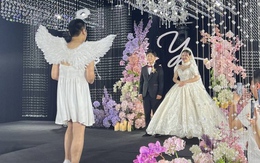 Em trai mặc váy hóa thiên thần trong ngày cưới của chị vì lý do đầy "xúc động"