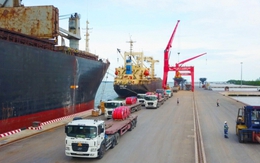 “Bấp bênh” cổ phiếu cảng và vận tải biển