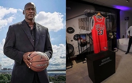 Áo đấu của vận động viên tỷ phú Michael Jordan bán được 10,1 triệu USD