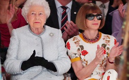 Tuần lễ thời trang London tôn vinh Nữ hoàng - biểu tượng phong cách toàn cầu không ngại màu sắc
